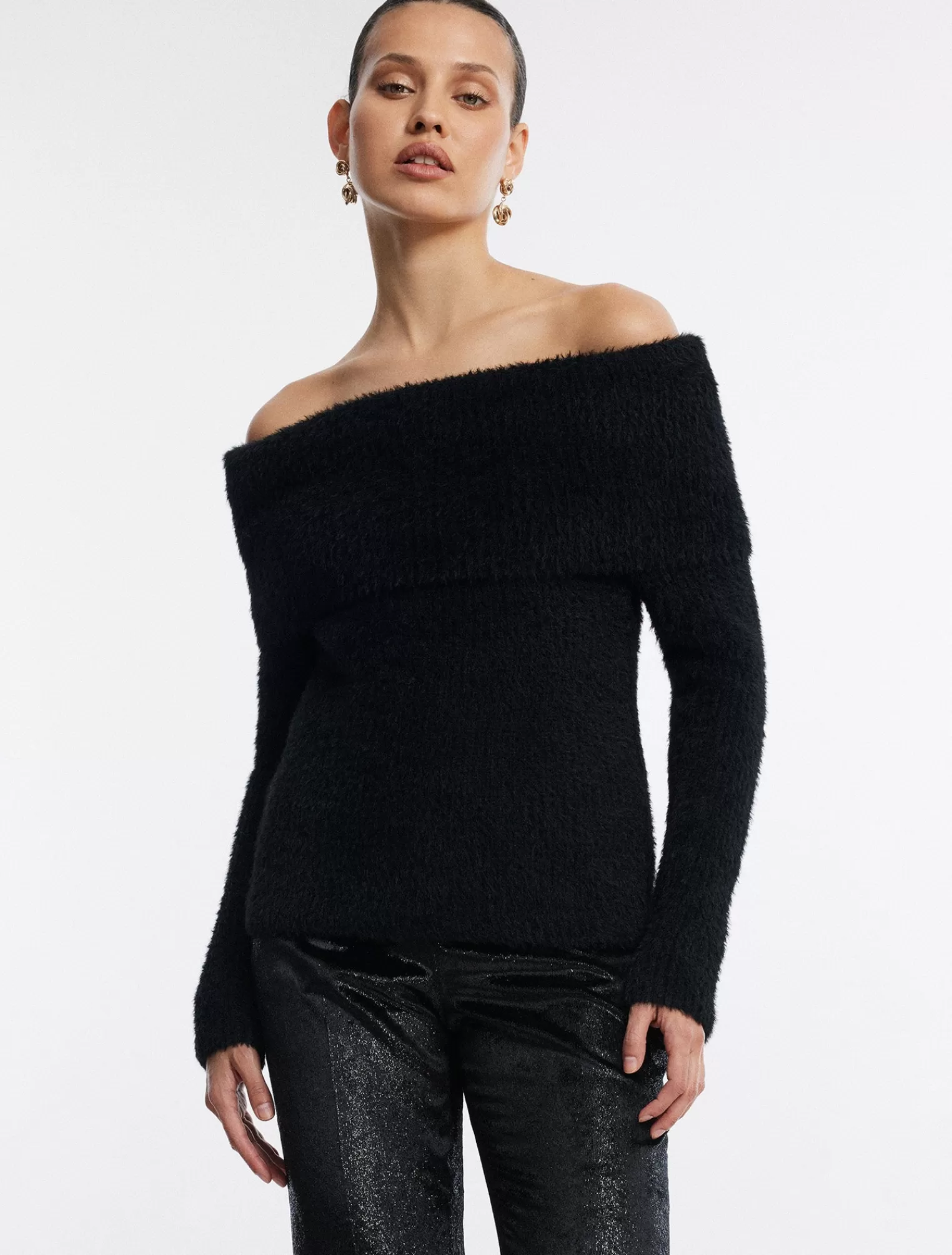 Discount BCBGMAXAZRIA Jersey De Punto De Canale Con Hombros Descubiertos Y Pliegues Negro
