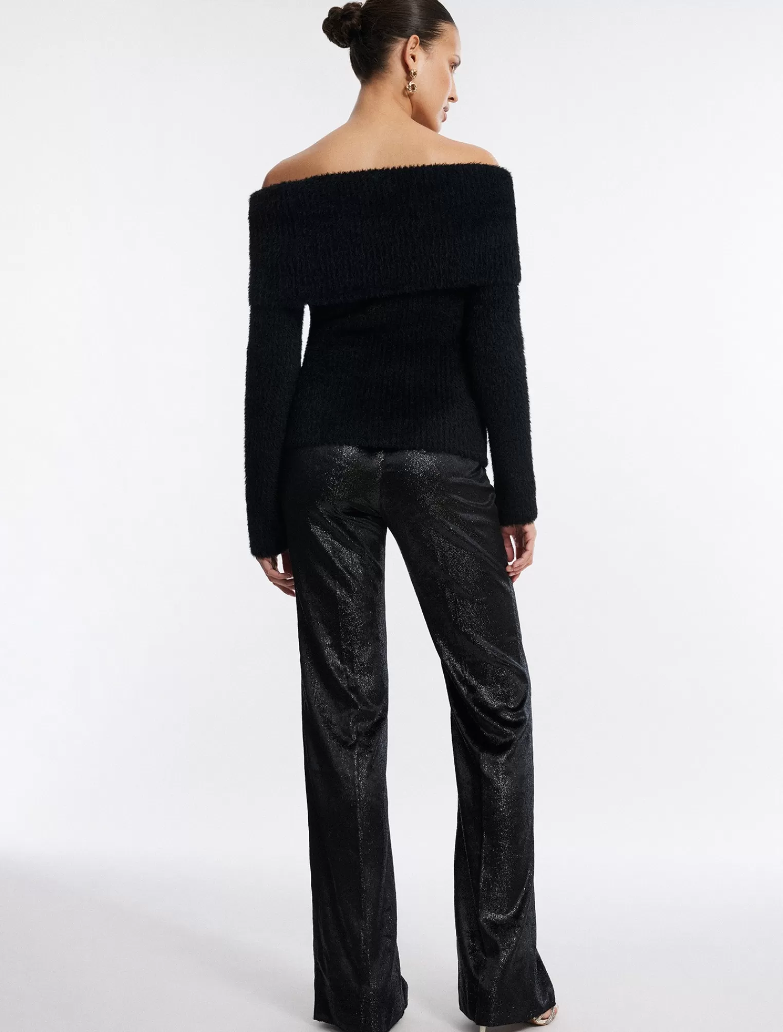Discount BCBGMAXAZRIA Jersey De Punto De Canale Con Hombros Descubiertos Y Pliegues Negro