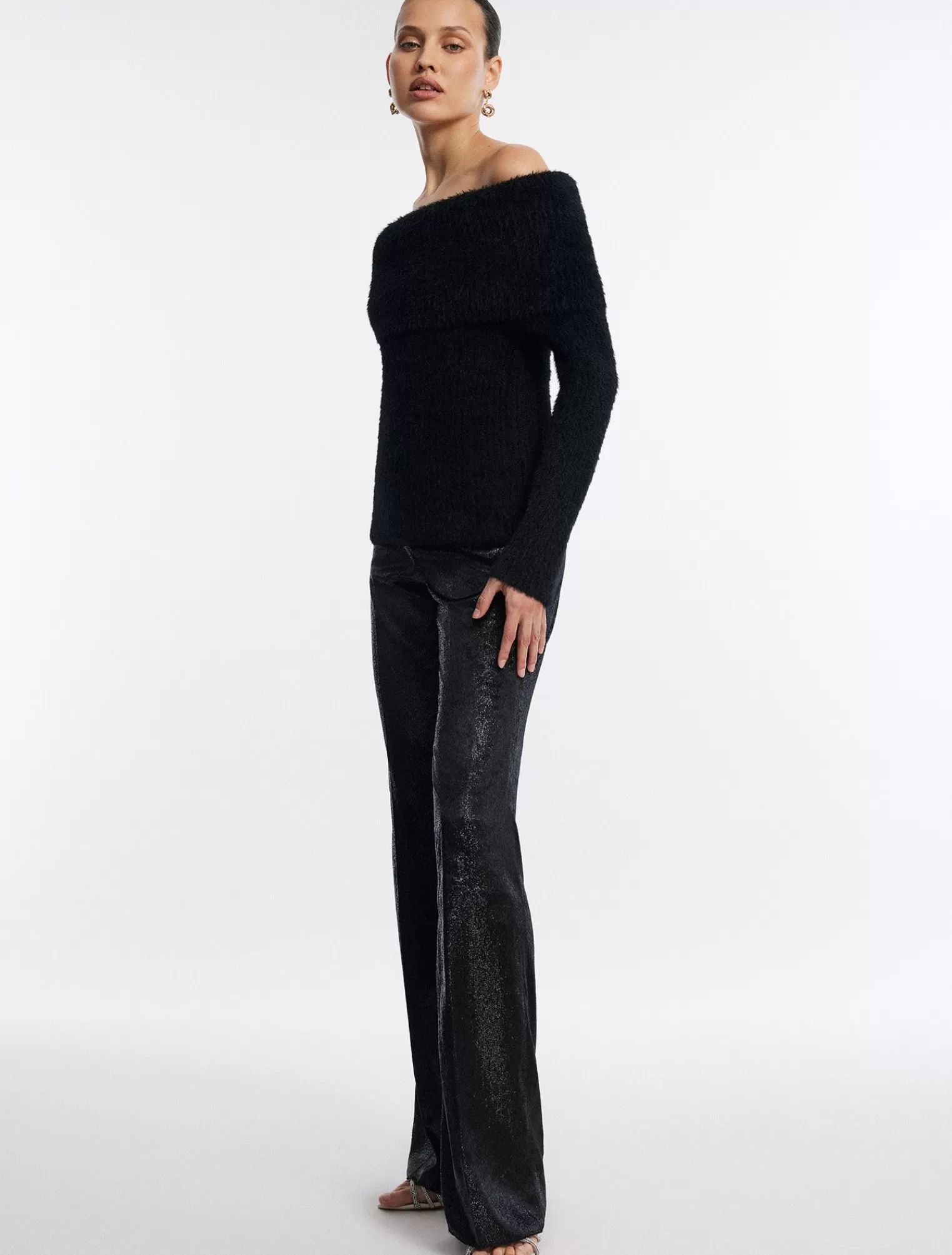 Discount BCBGMAXAZRIA Jersey De Punto De Canale Con Hombros Descubiertos Y Pliegues Negro